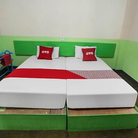 Oyo 90825 Hotel Lizha 2 Samarinda Zewnętrze zdjęcie