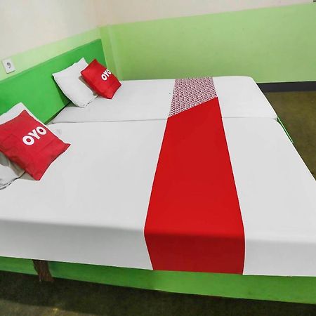 Oyo 90825 Hotel Lizha 2 Samarinda Zewnętrze zdjęcie