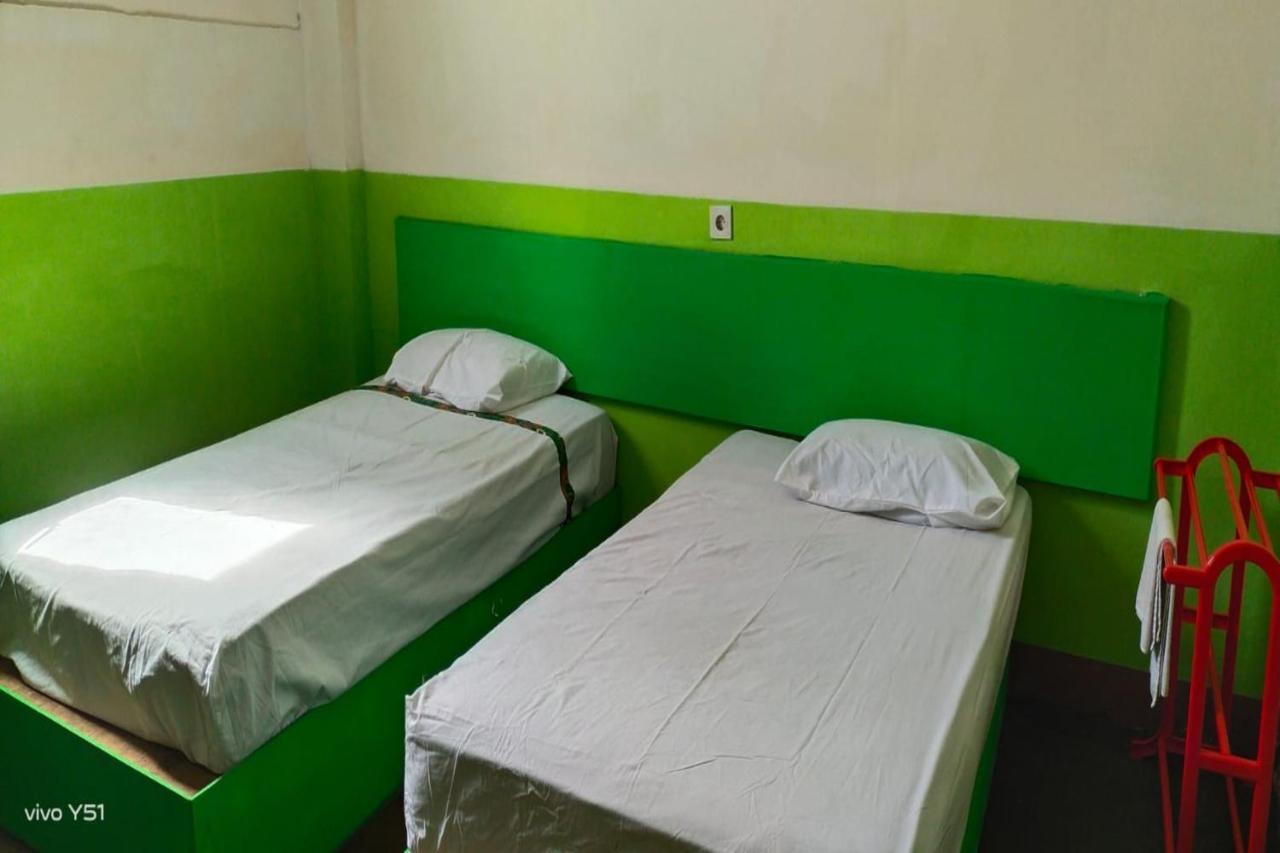 Oyo 90825 Hotel Lizha 2 Samarinda Zewnętrze zdjęcie