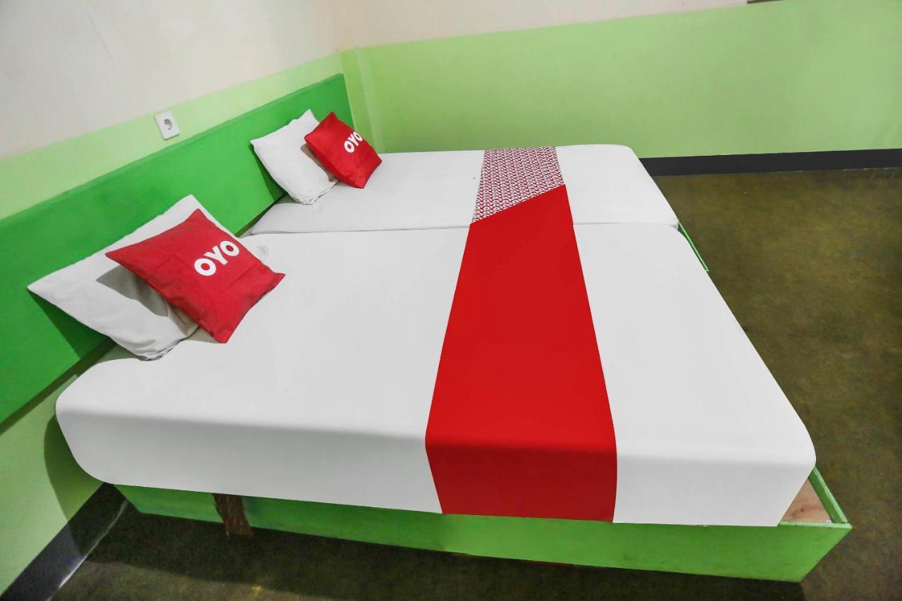 Oyo 90825 Hotel Lizha 2 Samarinda Zewnętrze zdjęcie