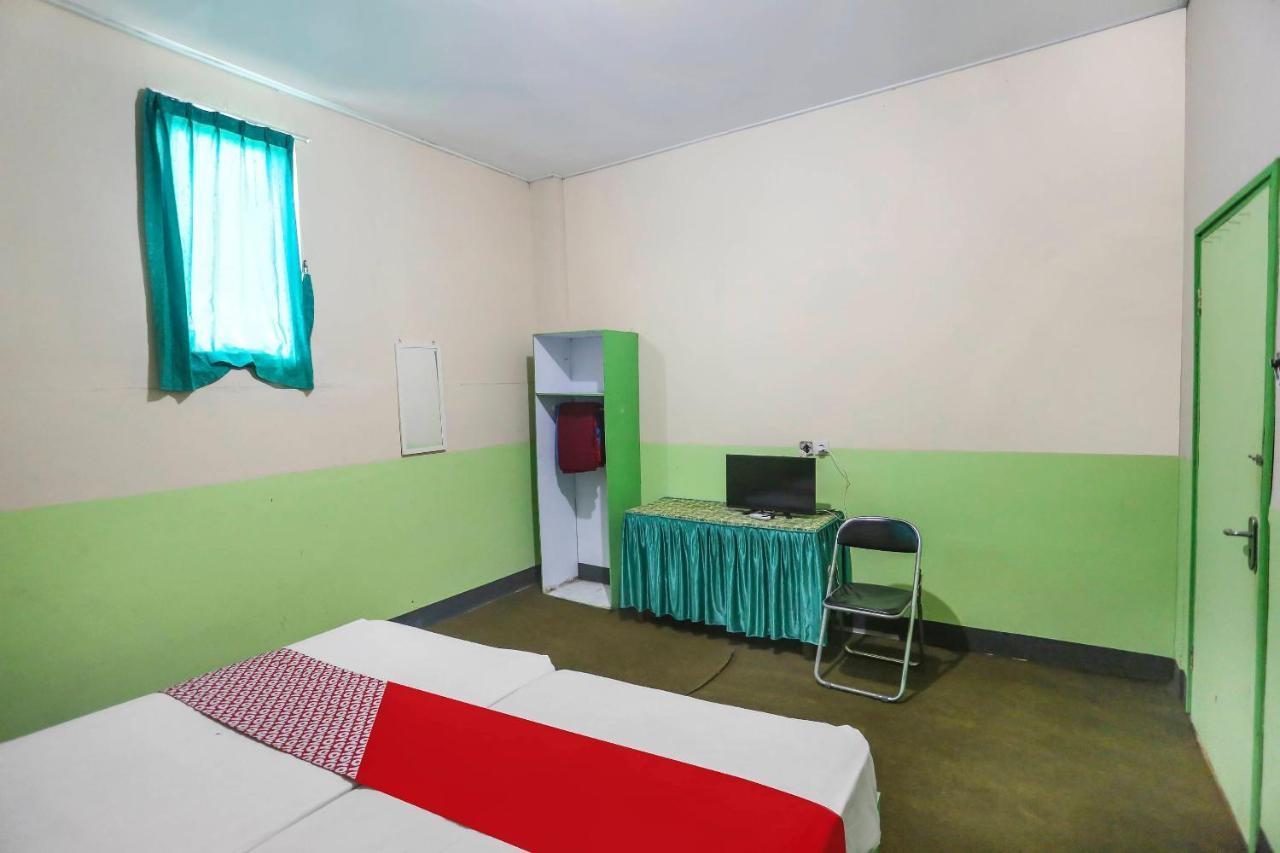 Oyo 90825 Hotel Lizha 2 Samarinda Zewnętrze zdjęcie