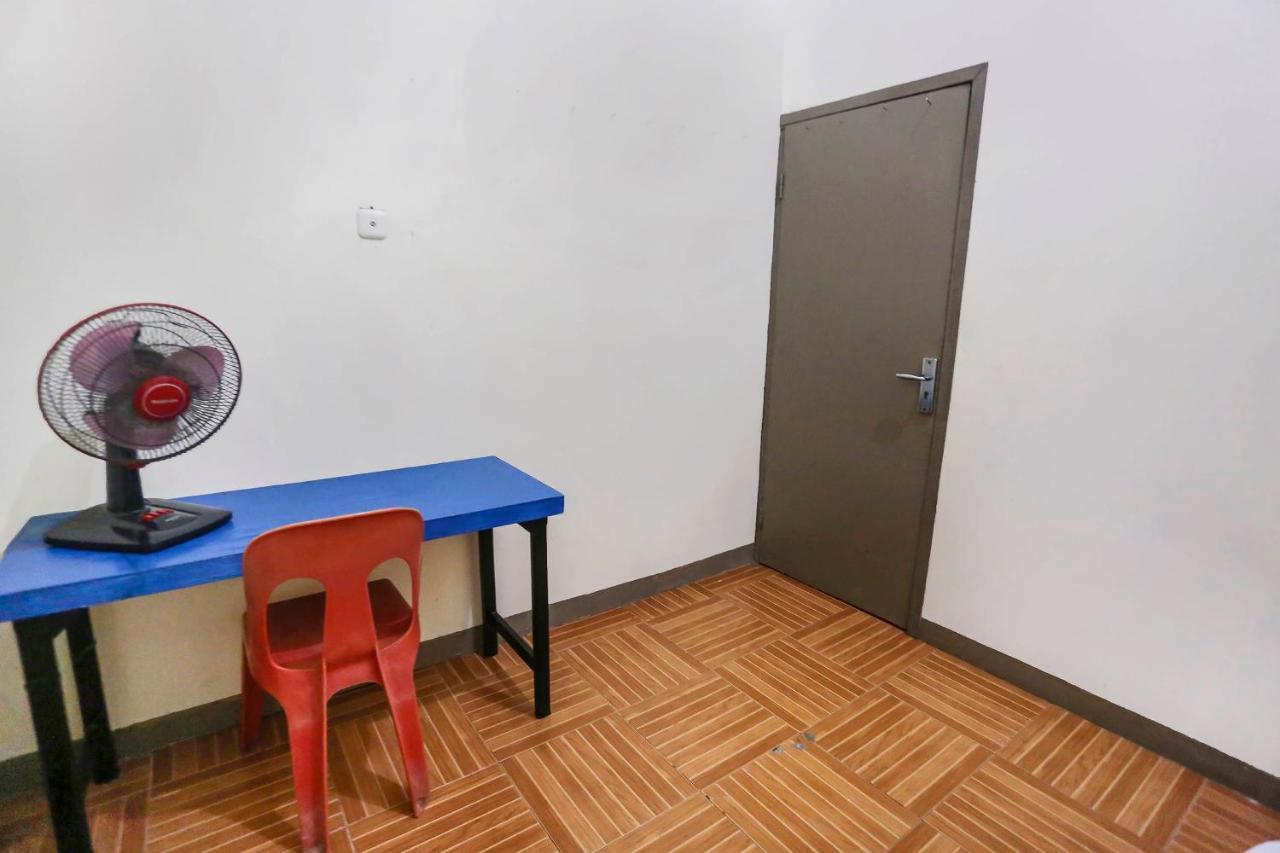 Oyo 90825 Hotel Lizha 2 Samarinda Zewnętrze zdjęcie