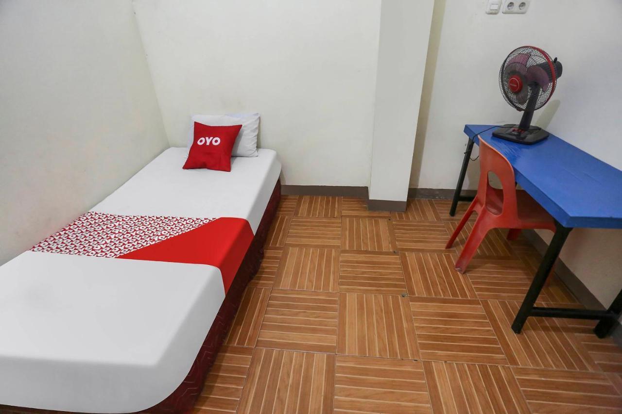 Oyo 90825 Hotel Lizha 2 Samarinda Zewnętrze zdjęcie