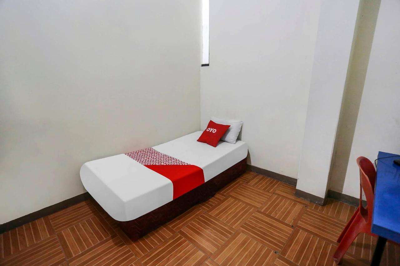 Oyo 90825 Hotel Lizha 2 Samarinda Zewnętrze zdjęcie