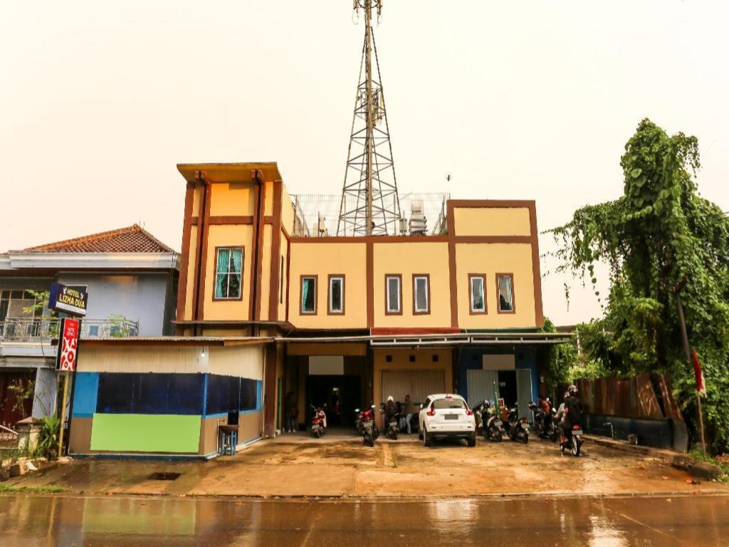 Oyo 90825 Hotel Lizha 2 Samarinda Zewnętrze zdjęcie