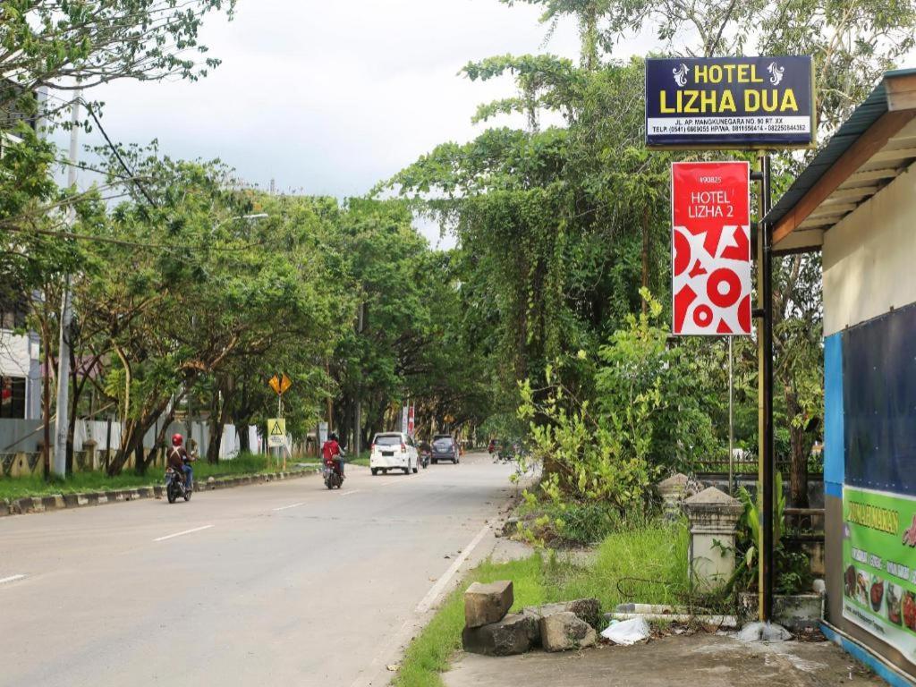 Oyo 90825 Hotel Lizha 2 Samarinda Zewnętrze zdjęcie