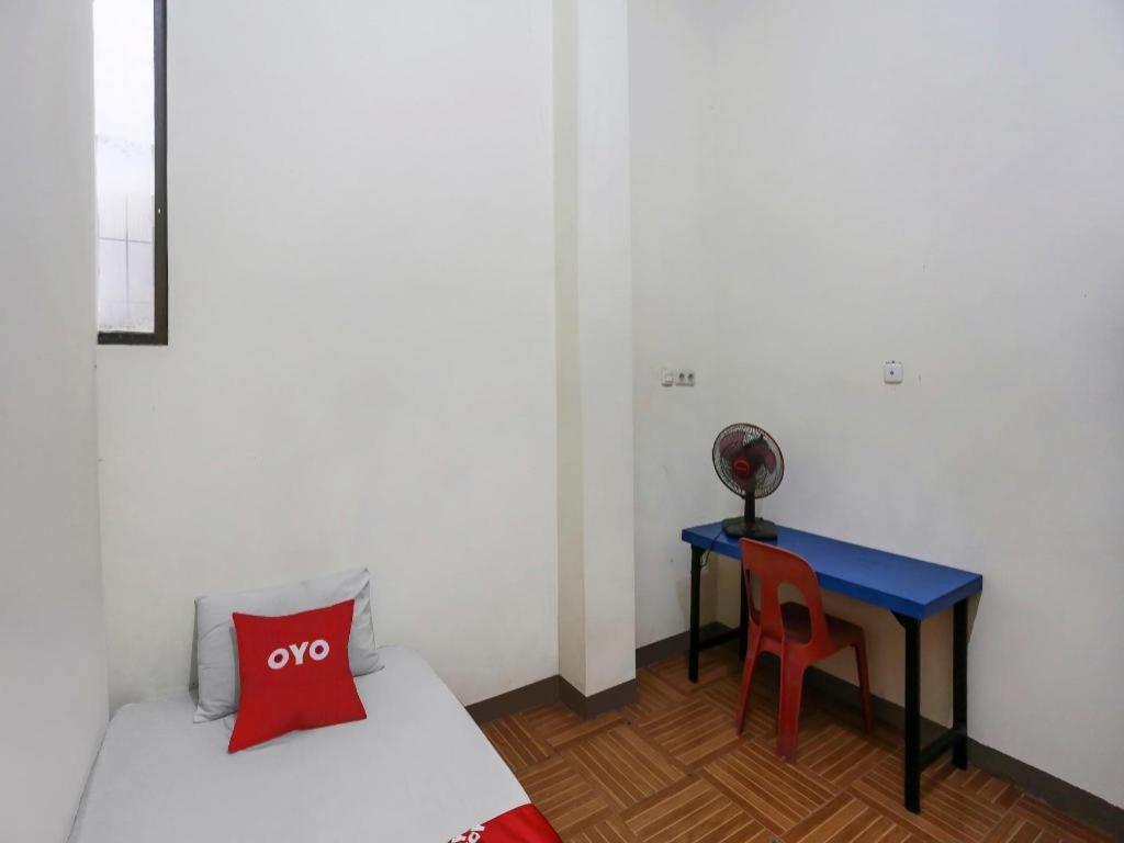 Oyo 90825 Hotel Lizha 2 Samarinda Zewnętrze zdjęcie