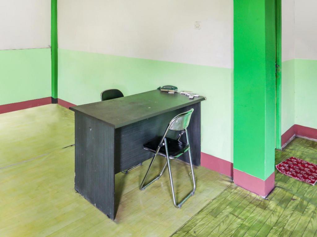 Oyo 90825 Hotel Lizha 2 Samarinda Zewnętrze zdjęcie